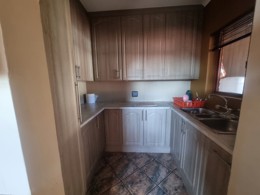 6 Bedroom Property for Sale in Heiderand Western Cape